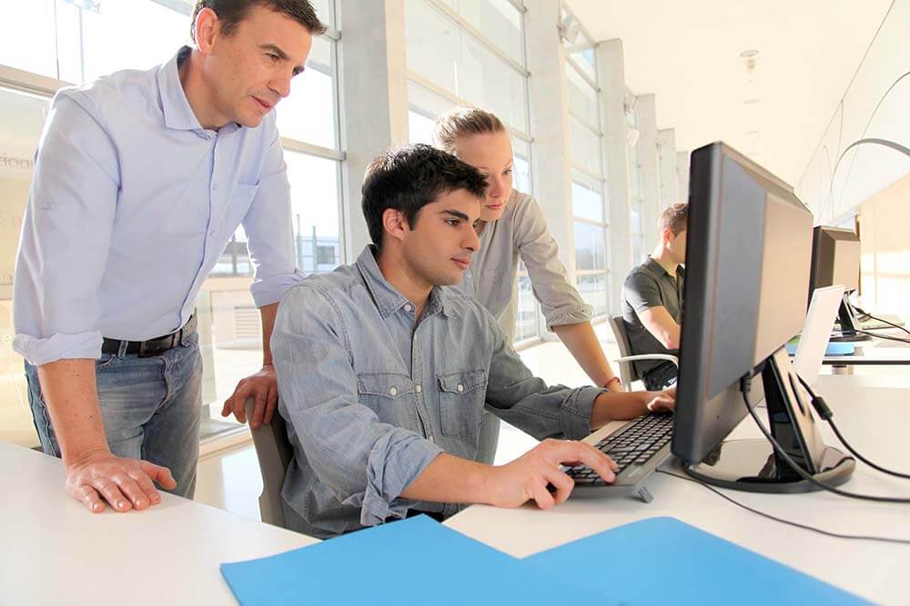 Команда обсуждает SEO работы